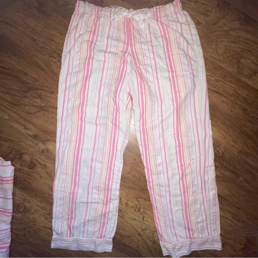Victoria’s Secret 2 Piece Pajama Set! 💗 - Picture 7 of 10